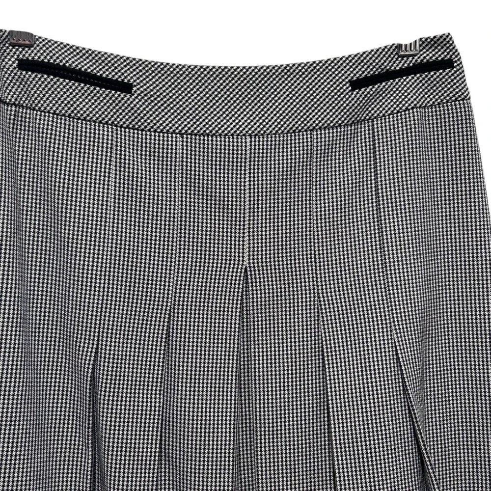Ann Taylor Loft Petites Stretch Skirt 2P Black White Houndstooth‎ Pleated Lined